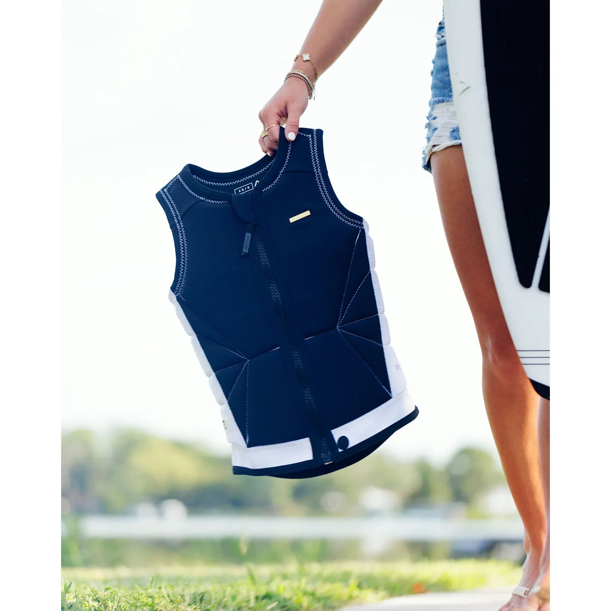 Follow Wake Cleo Comp Vest Black - Small