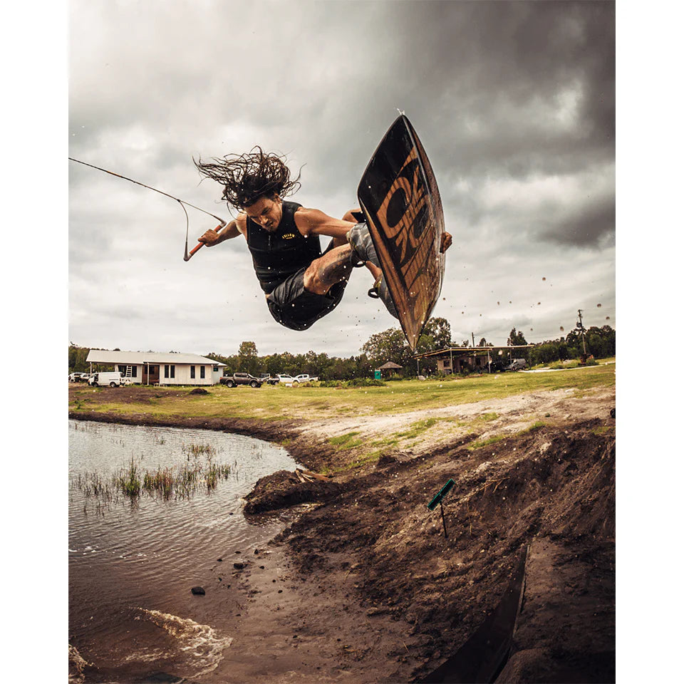 Follow Division Comp Vest - Black